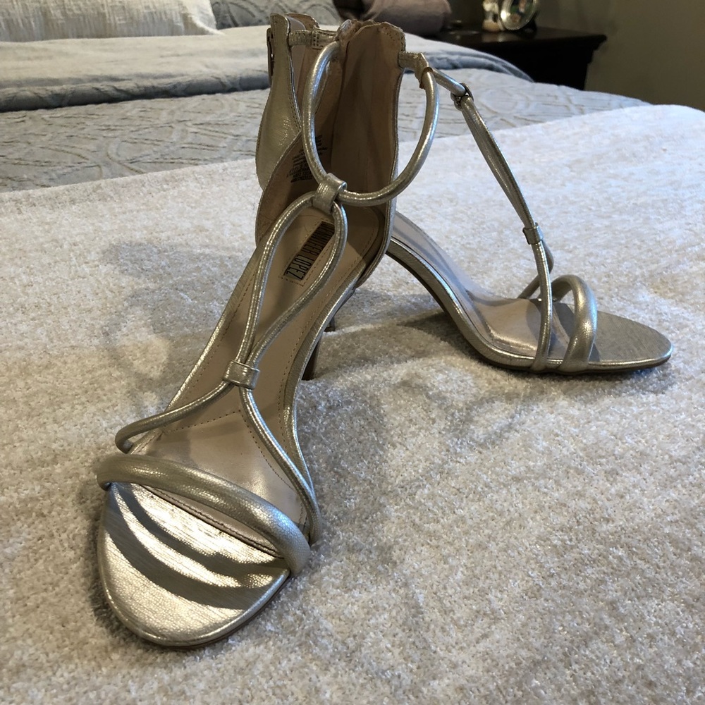 Strapped heels Jennifer Lopez